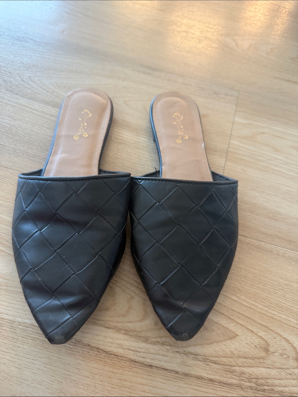 Qupid Black Quilted Pointed-Toe Slip-On Mules